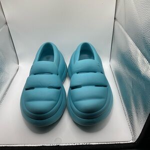 UGG Blue Quilted Slippers Slip-On Comfort Size 5.